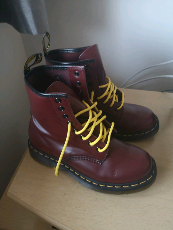 gumtree doc martens